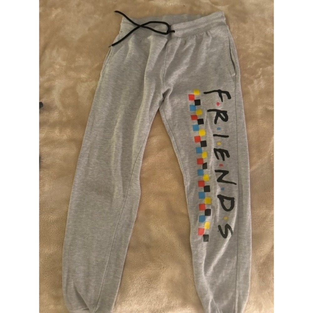 Friends TV Show Heather Grey Joggers Sweatpants Graphicโ Logo Women Small (C)